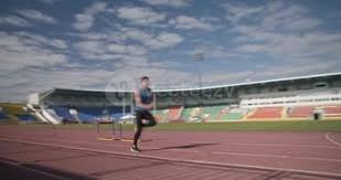 博弈论：路径依赖如何锁死错误策略？（博弈论视角：路径依赖为何让错误策略难以纠正？）